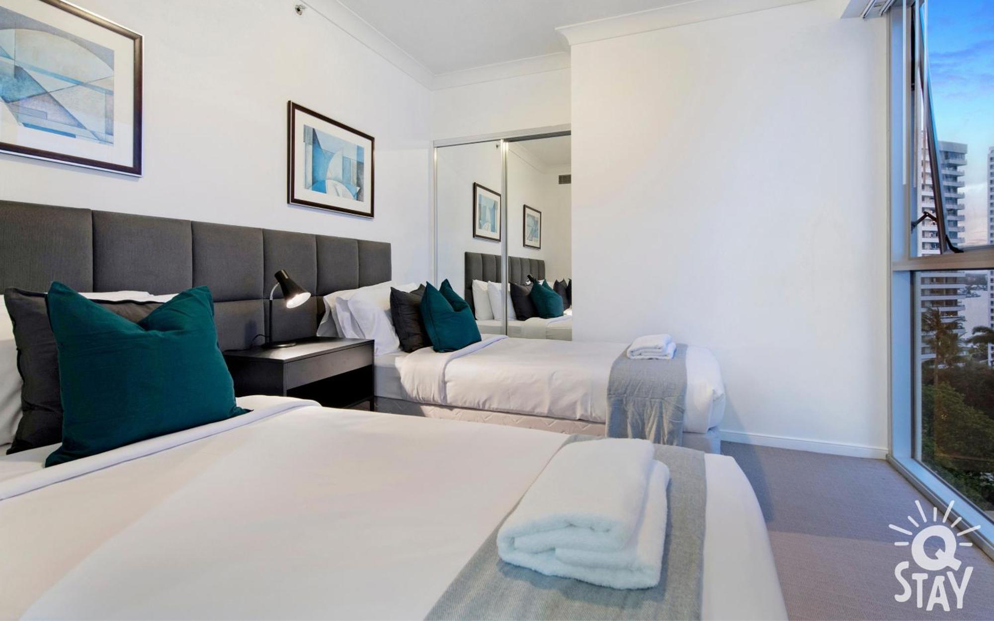 Apartment Kids Free In Hinterland View 2 Bedroom 1 Bathroom At Chevron Renaissance- Q