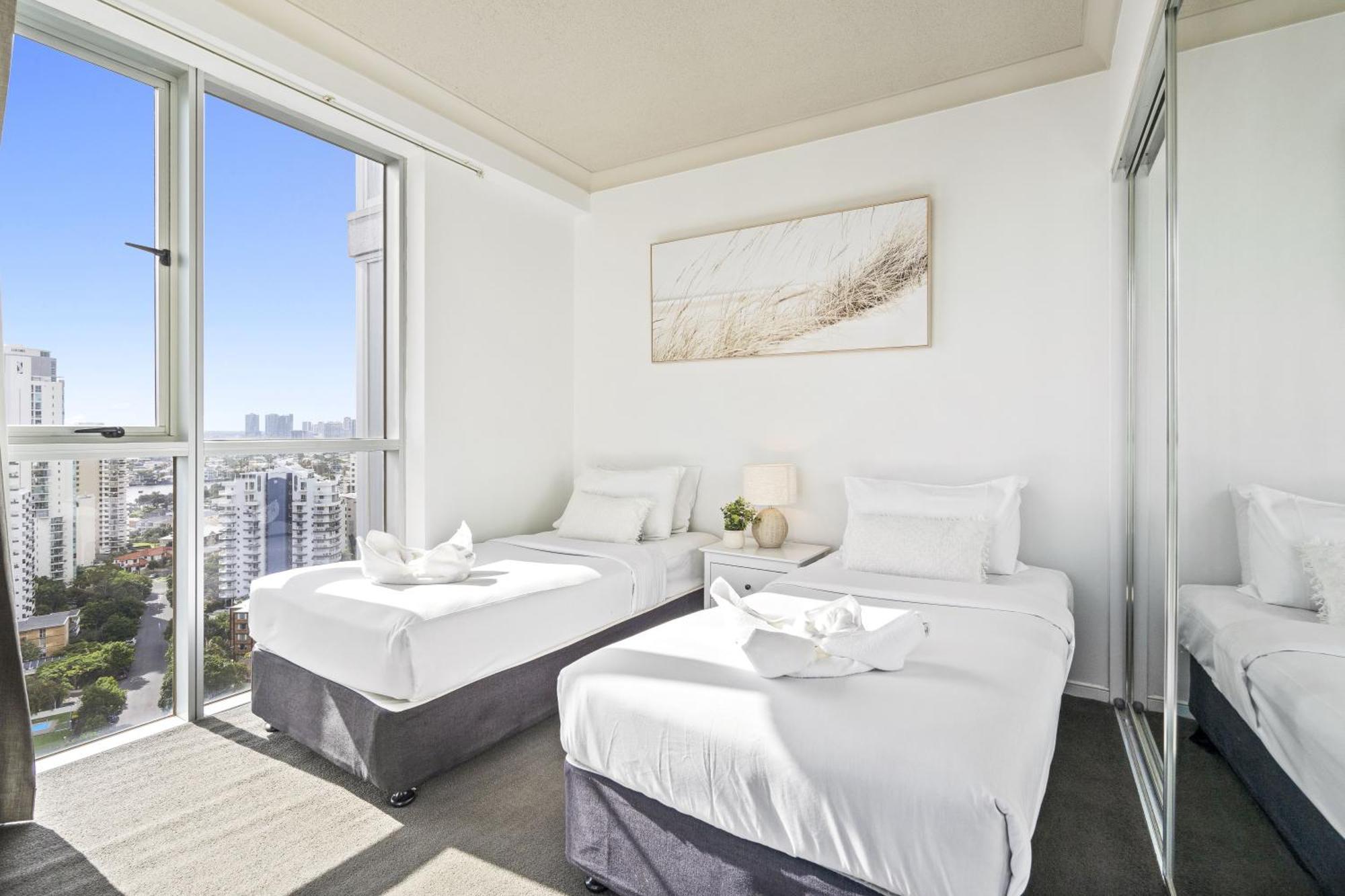 Kids Free In Hinterland View 2 Bedroom 1 Bathroom At Chevron Renaissance- Q Gold Coast
